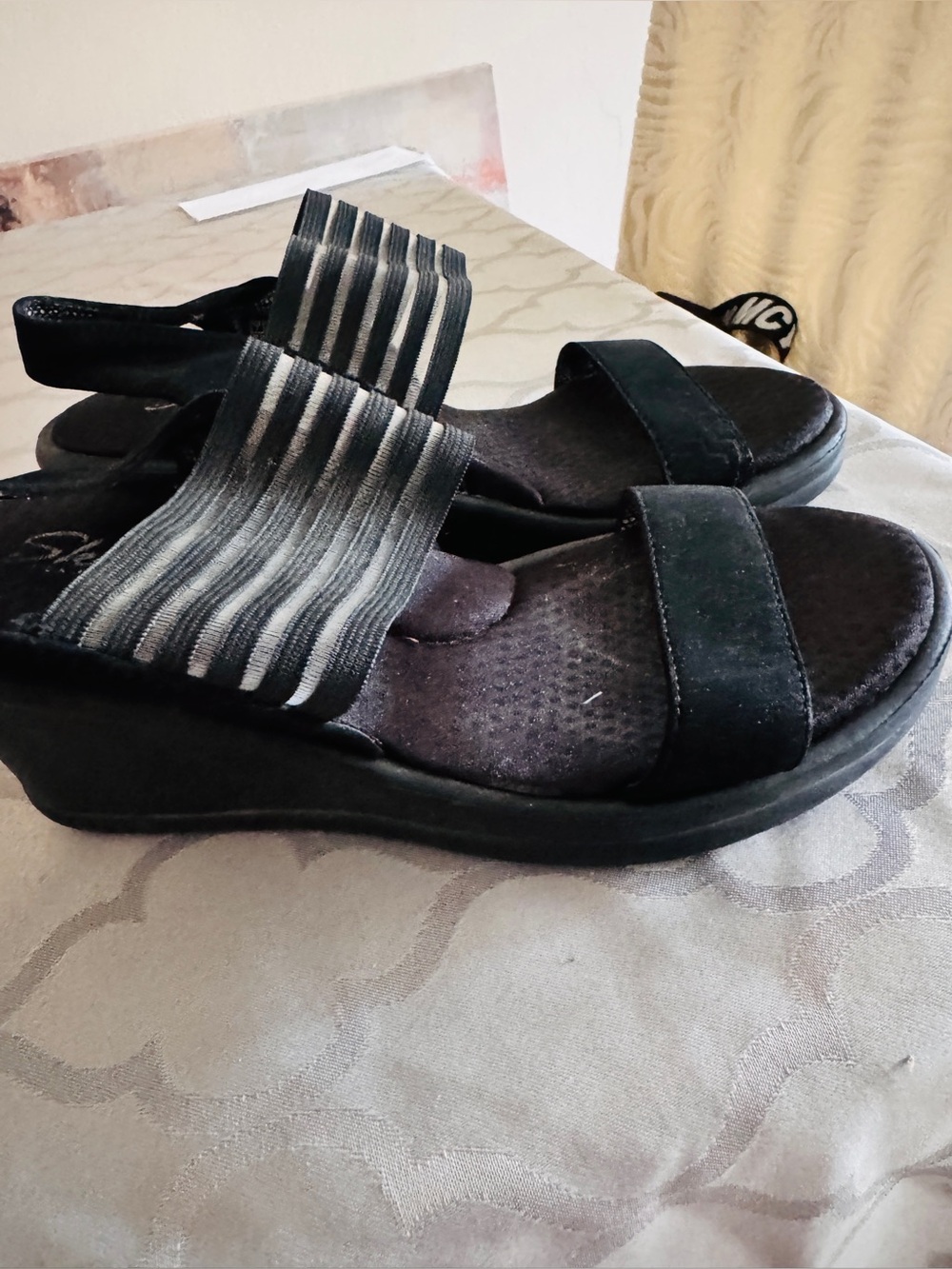 Sketchers Sz 7 Women's Black Wedge Sandals with Striped Elastic Band